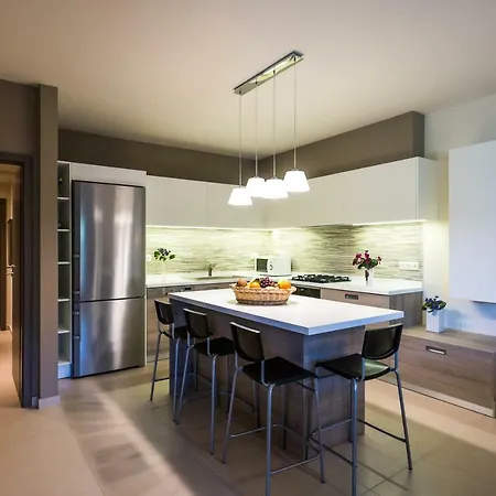 Blue Aura Family Apartment *