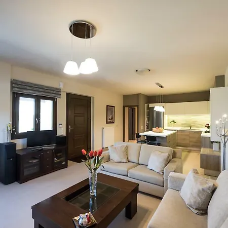 Blue Aura Family Apartment *